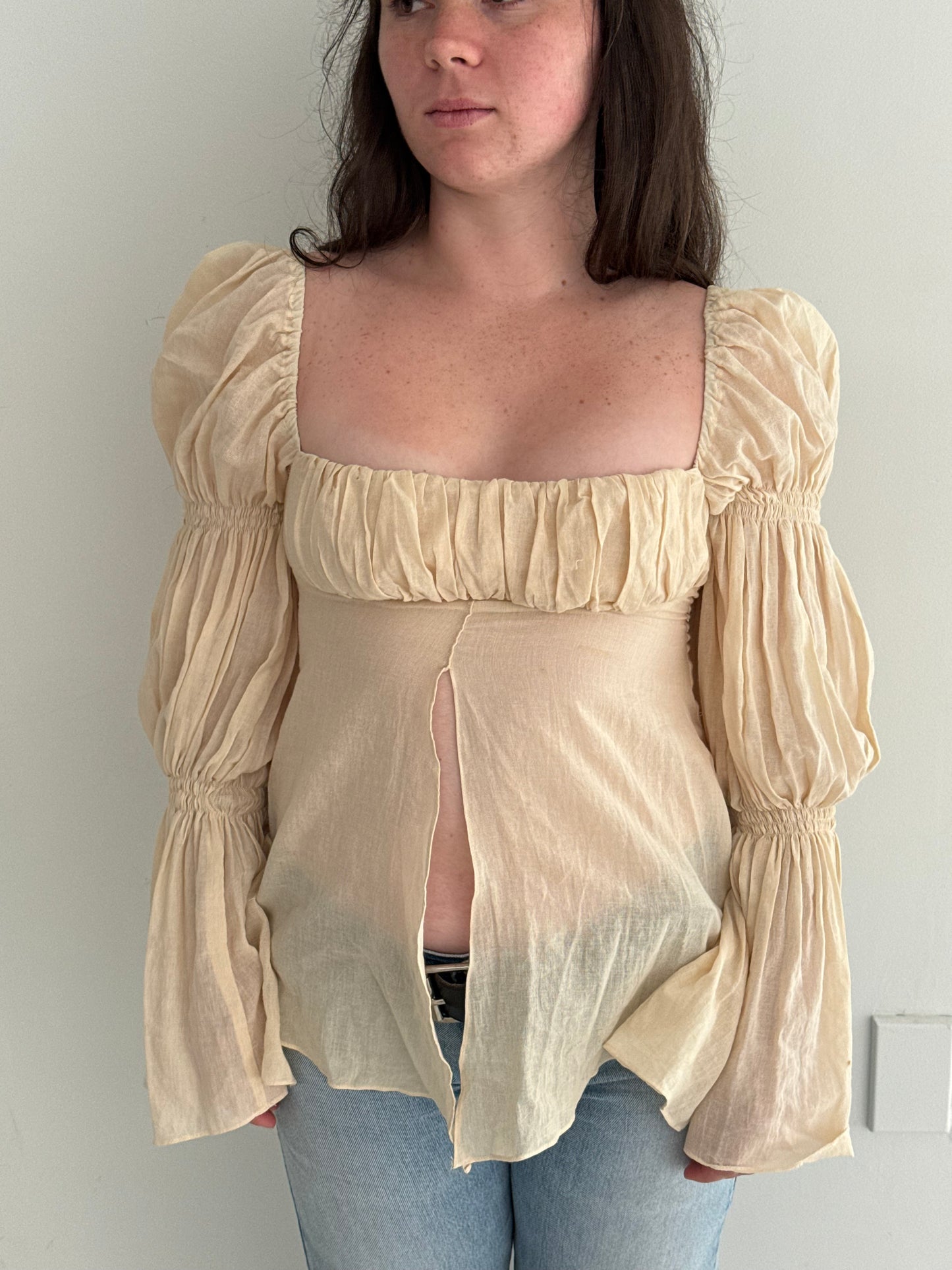 Cream Flowy Longsleeve┃Size S