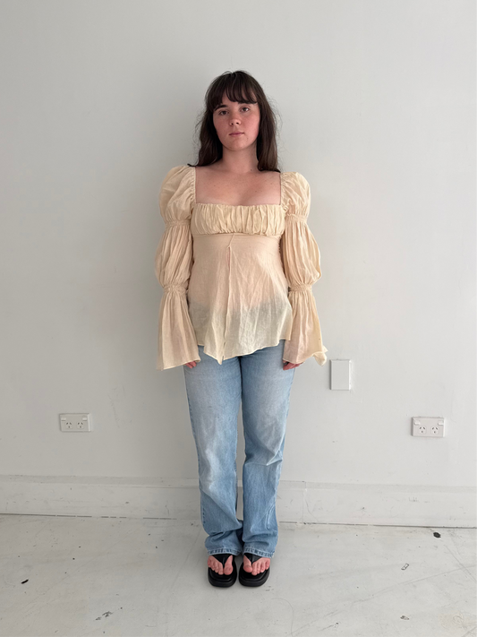 Cream Flowy Longsleeve┃Size S