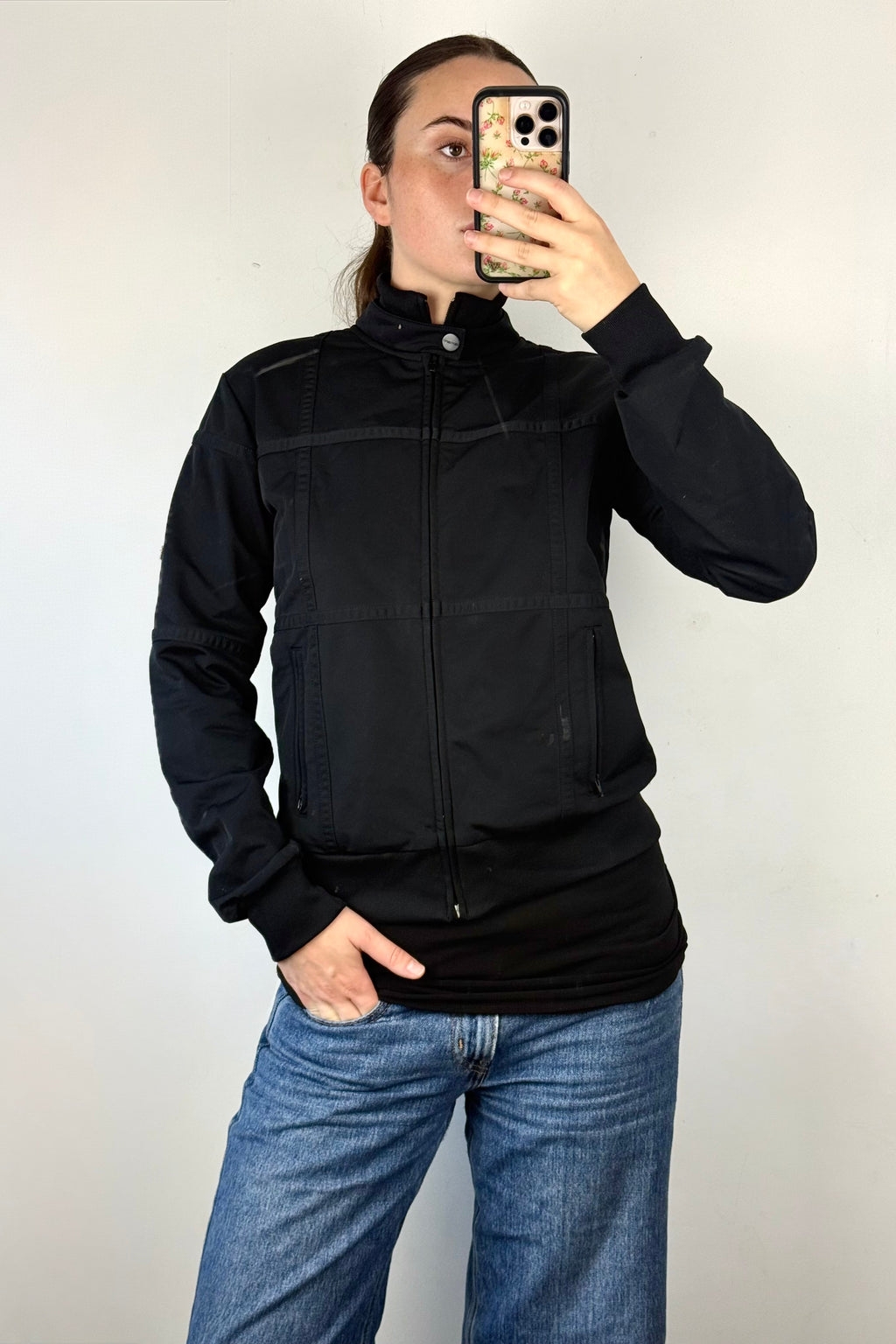 Black Carhartt Zip-up┃Size M
